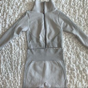 (SOLD) 2 PIECE GRAY WORKOUT SET